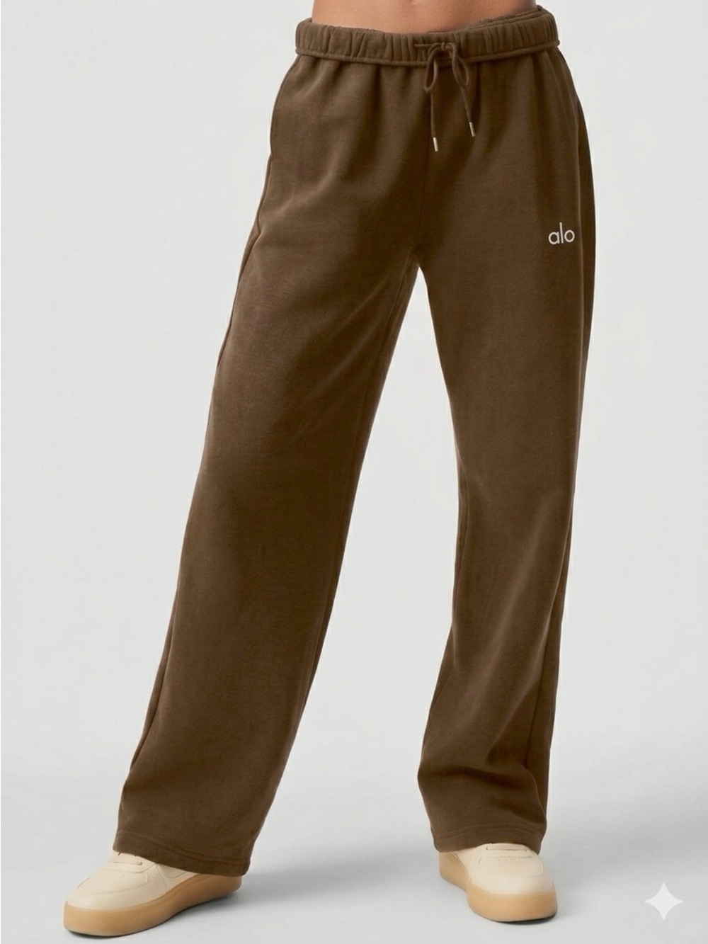 ✨ NWT Alo Yoga Accolade Straight Leg Sweatpant ✨